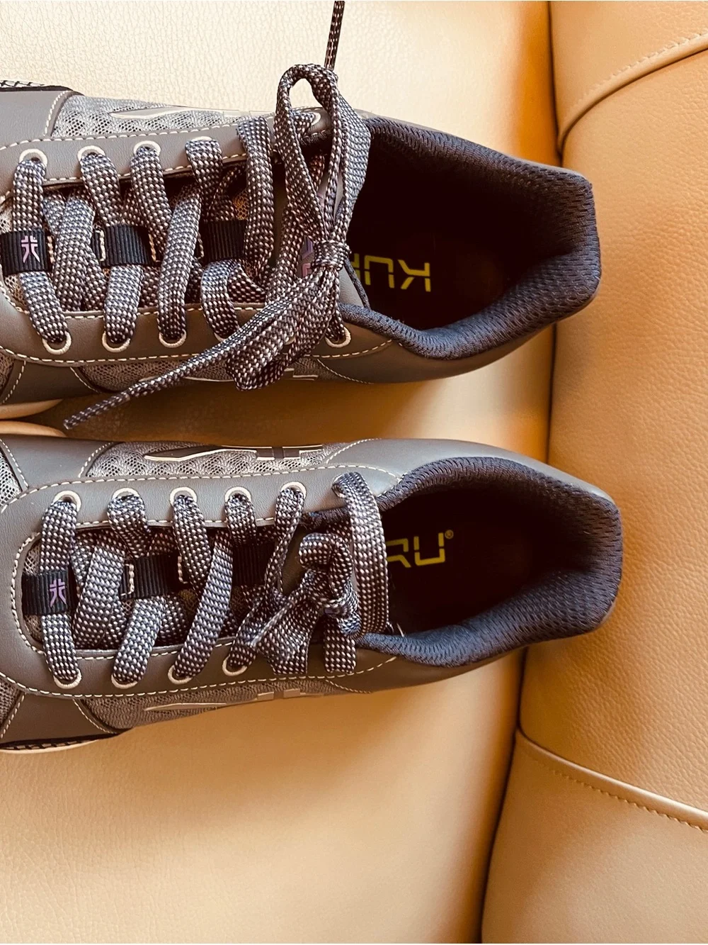 NWOT KURU Women’s Sneakers Size 10